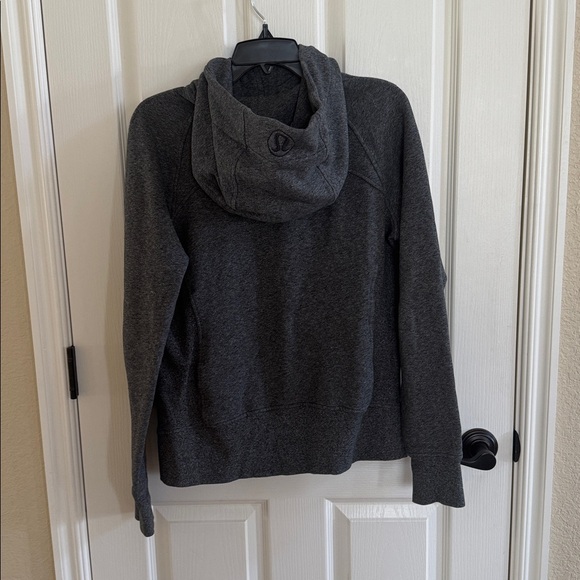 Lululemon Scuba Full Zip Hoodie. Dark grey color size 10. Like new! - Picture 4 of 6